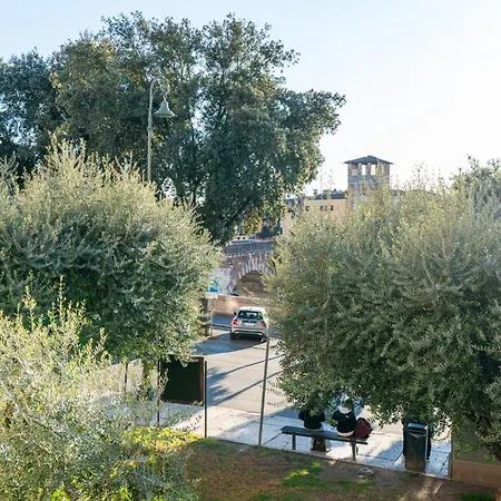 La Finestra Sul Ponte By Postcardsfrom Отель типа 