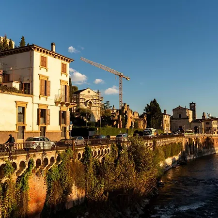 Oda ve Kahvaltı La Finestra Sul Ponte By Postcardsfrom Verona