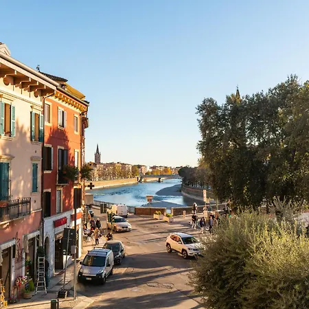 Oda ve Kahvaltı La Finestra Sul Ponte By Postcardsfrom 2*