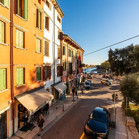 Oda ve Kahvaltı La Finestra Sul Ponte By Postcardsfrom Verona