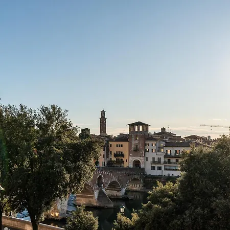 La Finestra Sul Ponte By Postcardsfrom Верона